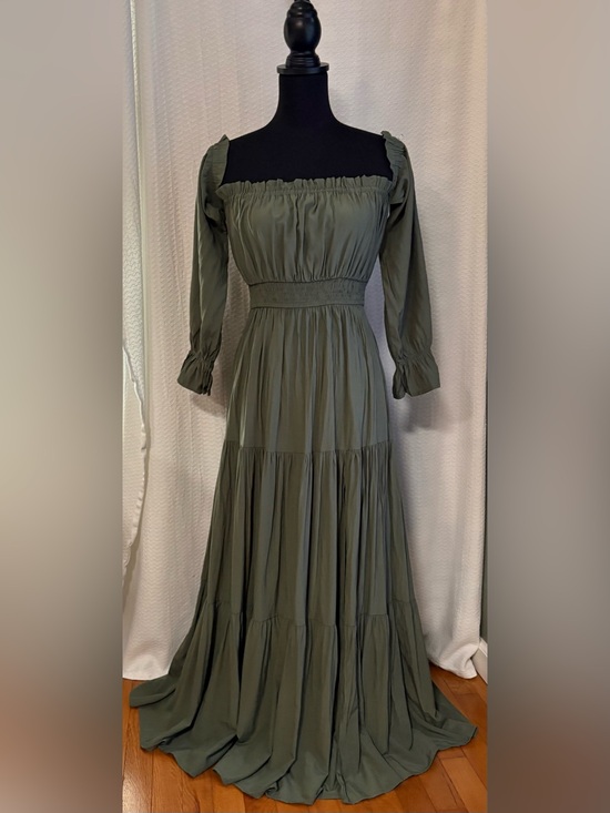 Zesica Dresses & Skirts - Zesica Off-shoulder, smock waist, tiered maxi dress. Size S